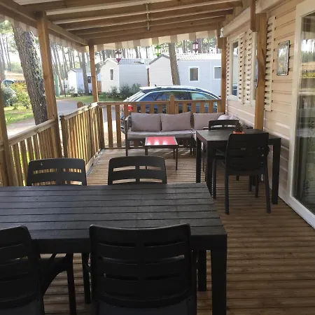 Mobil-home 4-8 Personnes *