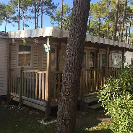 Mobil-home 4-8 Personnes Campsite *