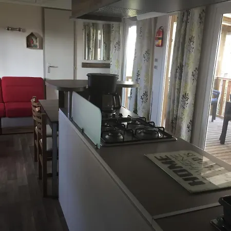 Campsite Mobil-home 4-8 Personnes *